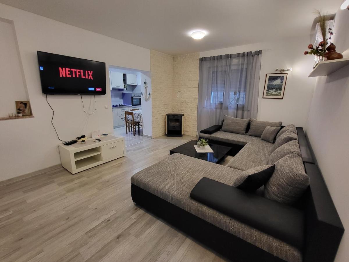 E&A Apartamento Baška Voda Exterior foto
